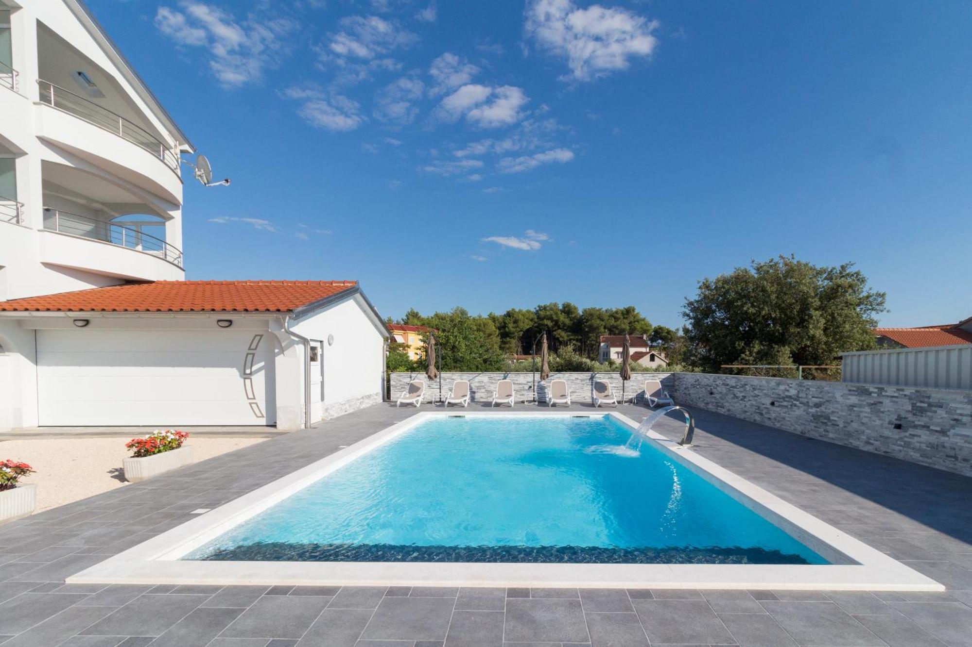 Apartmani Martin Mit Beheiztem Pool With Heated Pool Bibinje Exteriér fotografie