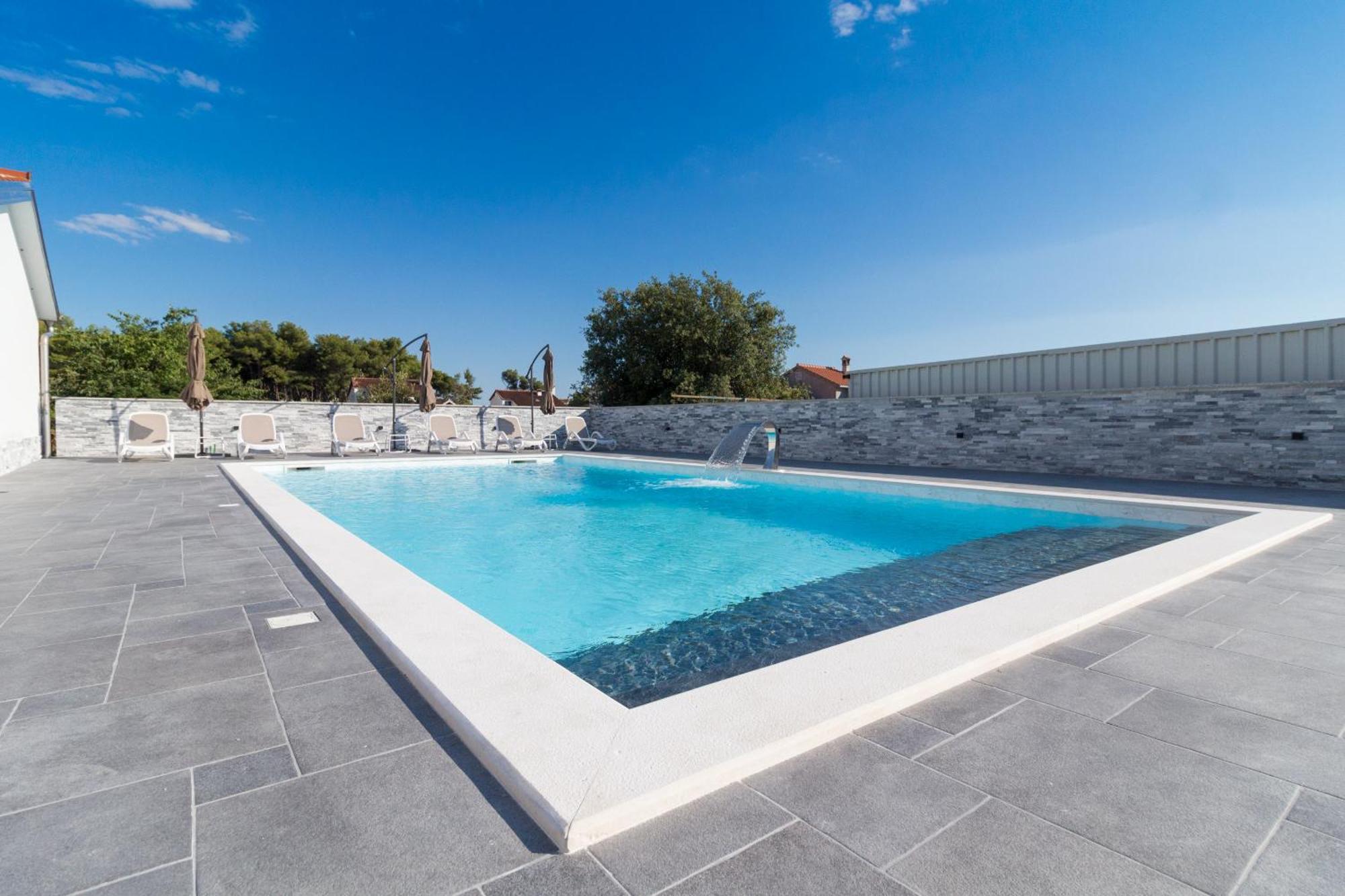 Apartmani Martin Mit Beheiztem Pool With Heated Pool Bibinje Exteriér fotografie